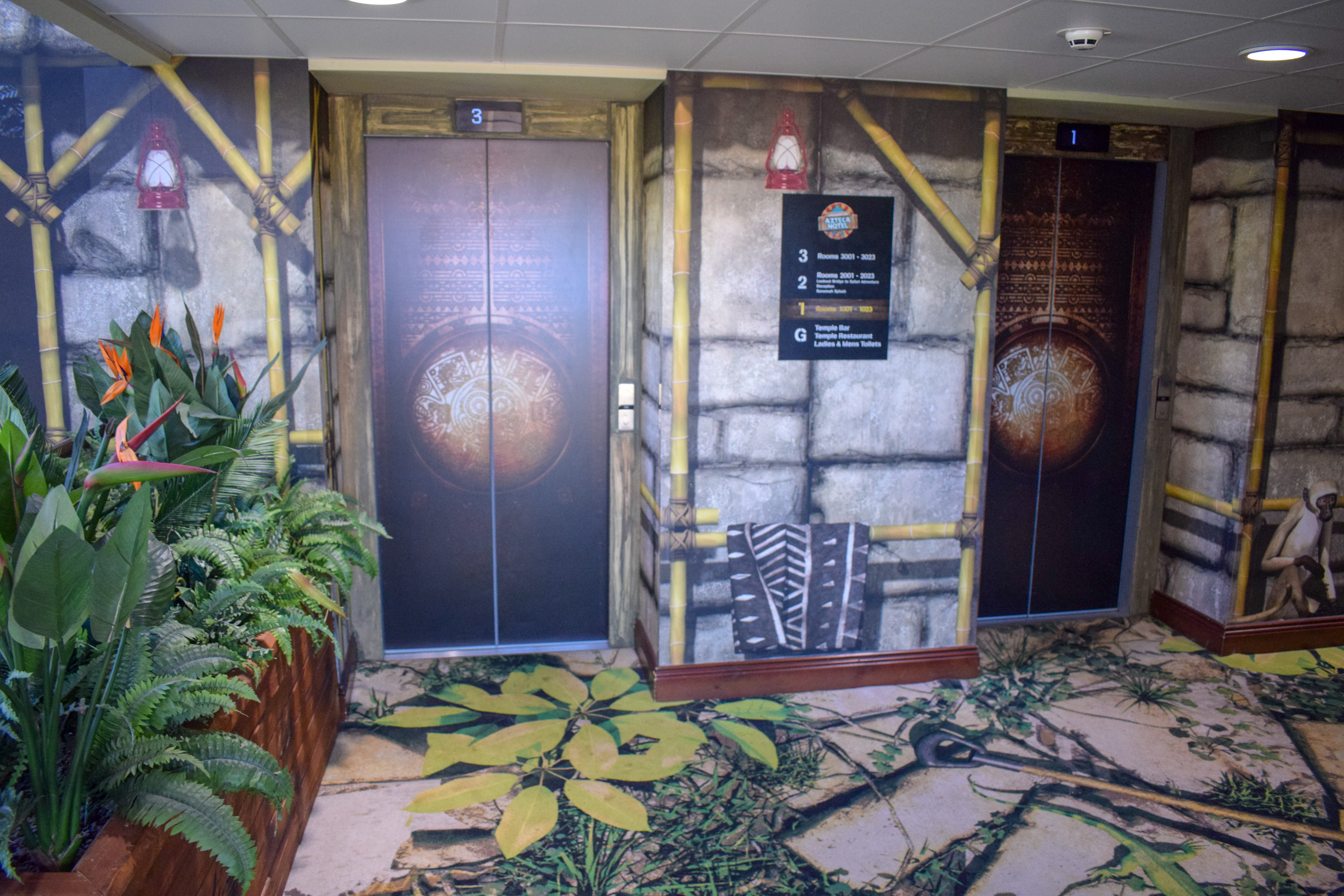 Chessington Azteca Hotel