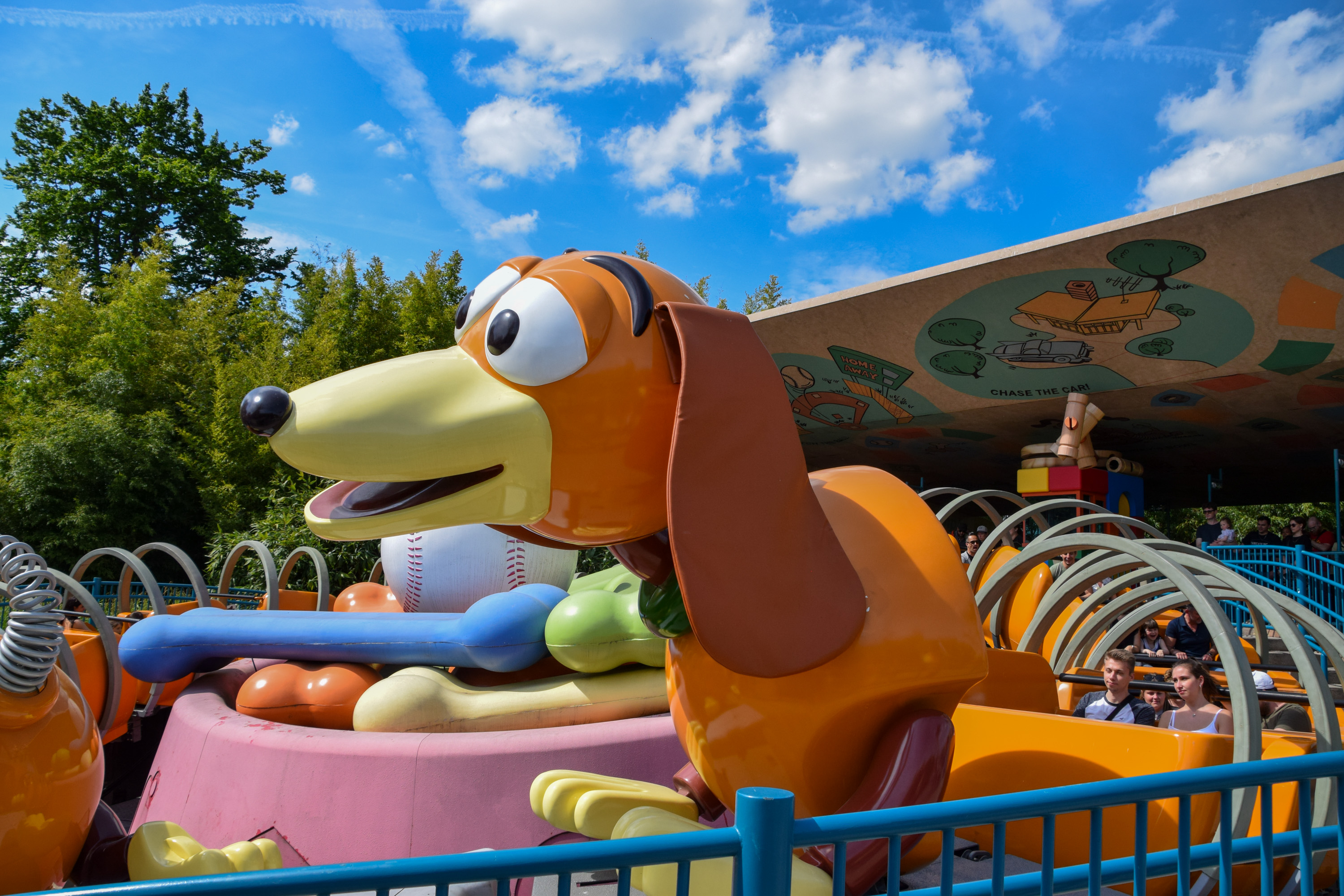 Slinky® Dog Zigzag Spin
