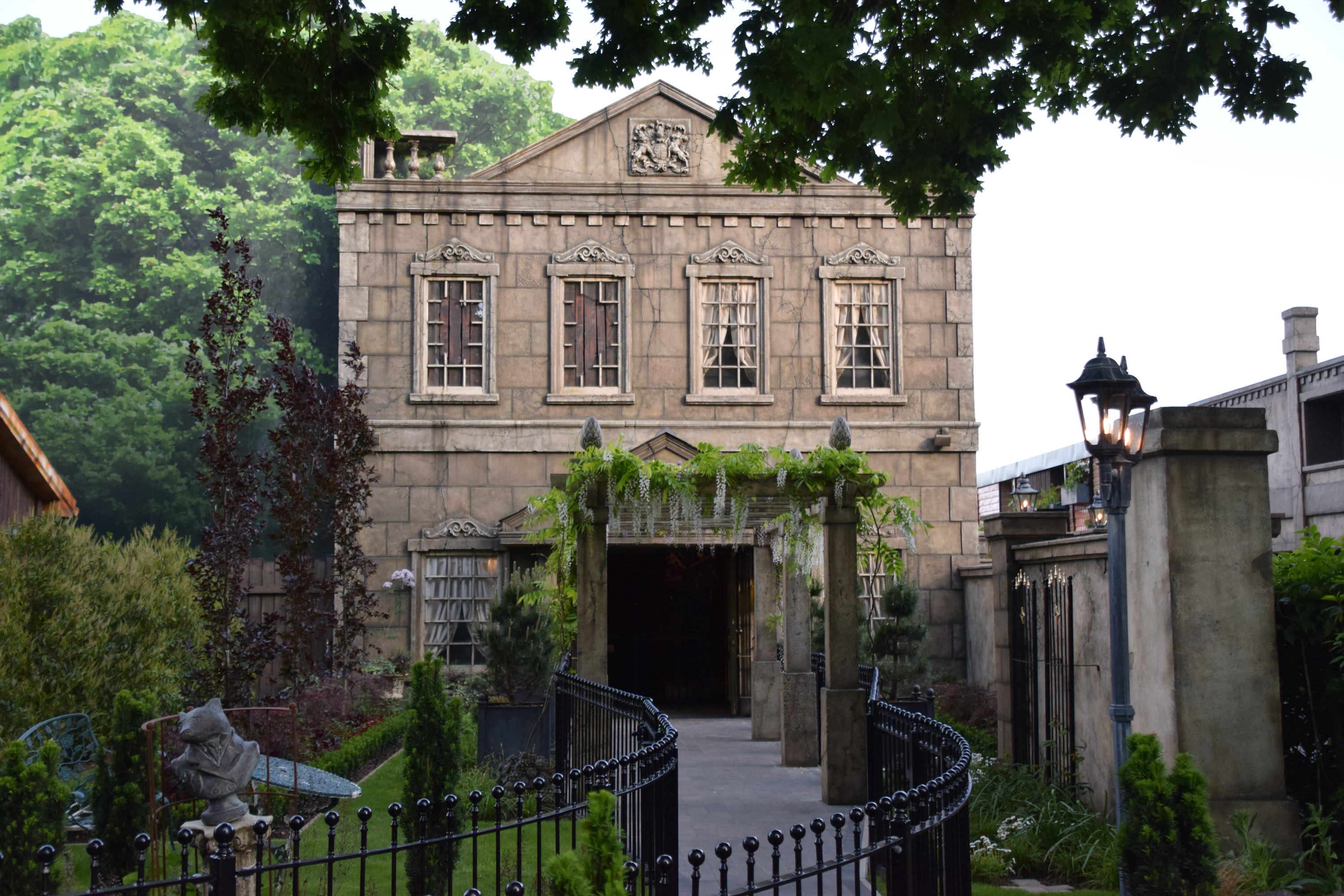 Ghostly Manor