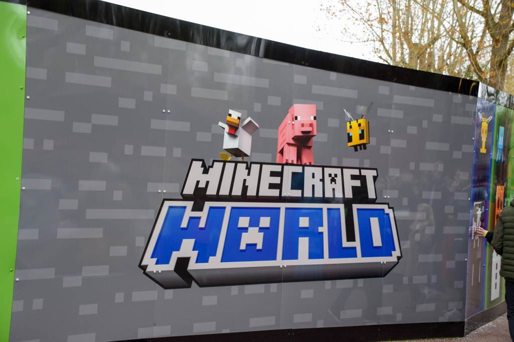 Minecraft World Construction Continues with Marketing Added to Site Fencing