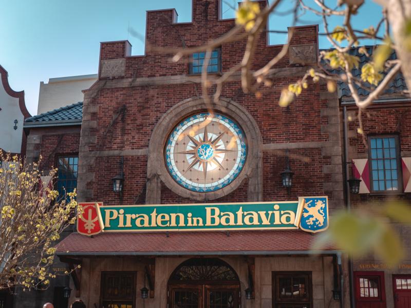 Piraten in Batavia Sign Returns