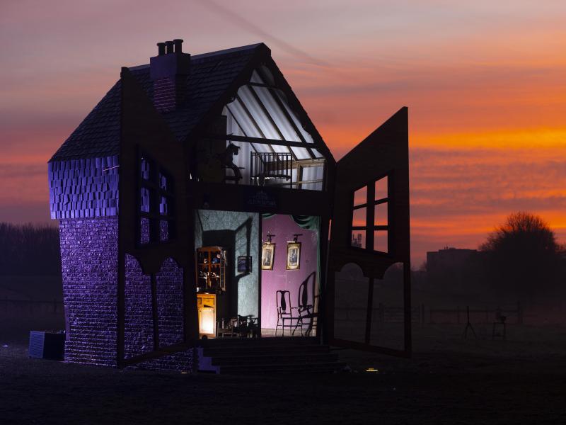 Giant Haunted Doll’s House Creeps Out The Public In London