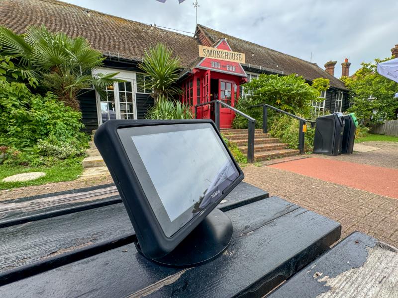Chessington Installs New Table Top Ordering System For Smokehouse BBQ