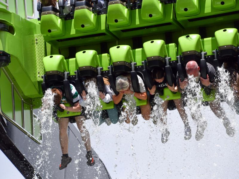 Toxicator Fountains Turn On at Alton Towers