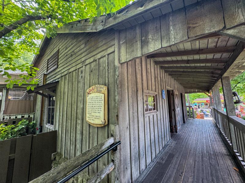 Dolly Partons Childhood House