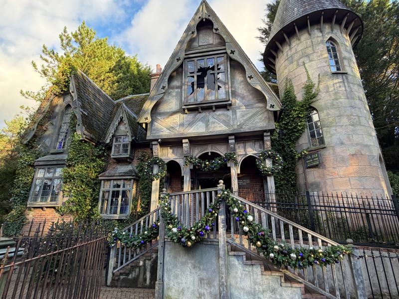 The Curse at Alton Manor: Christmas Edition