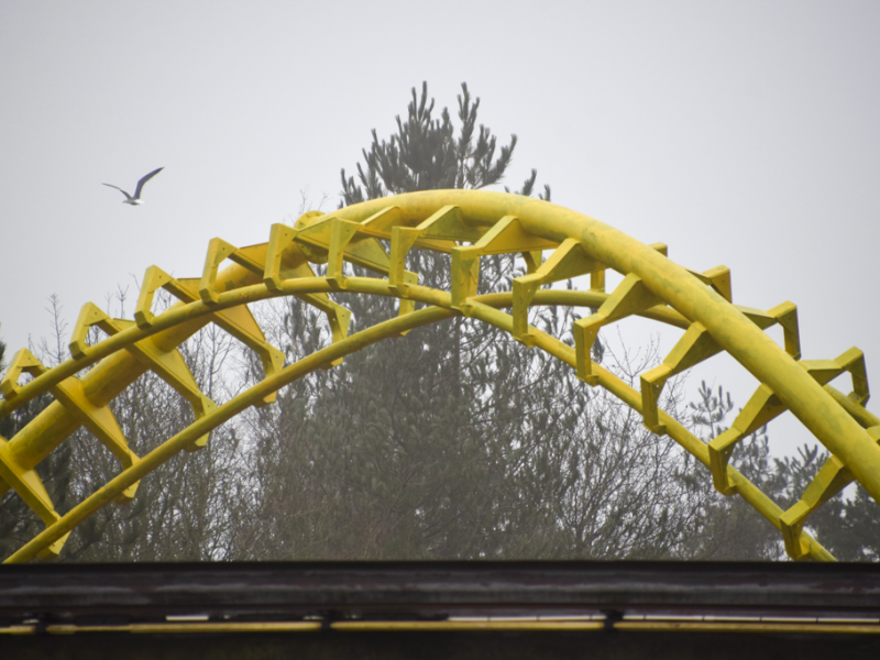 Iconic Corkscrews at Alton Towers Receive Yellow Base Coat