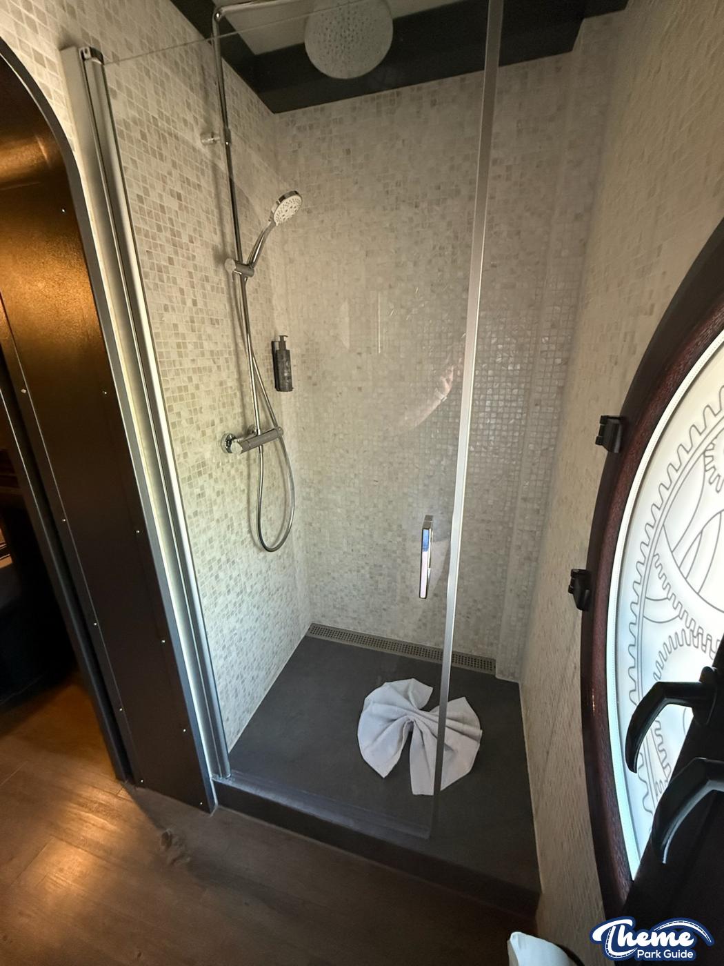 Aeronaut Cabin