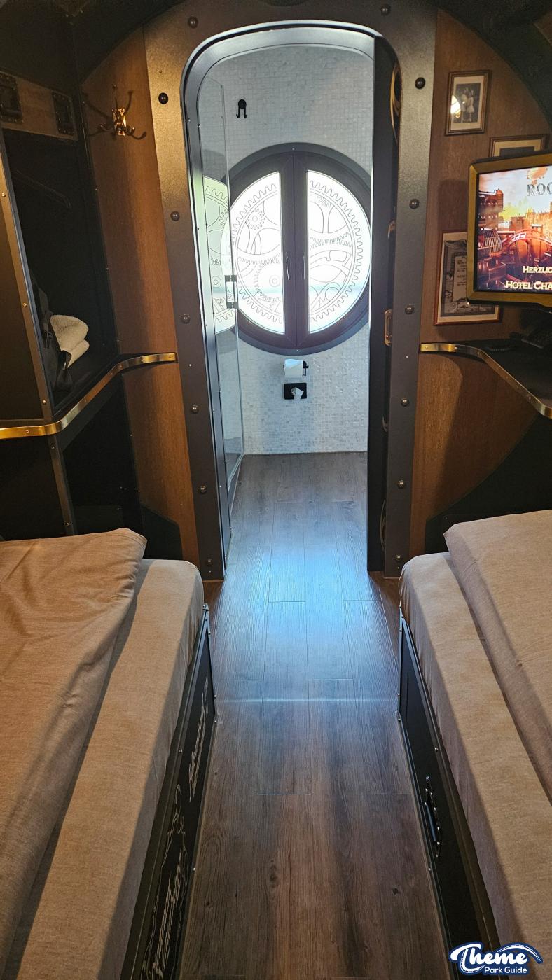 Aeronaut Cabin